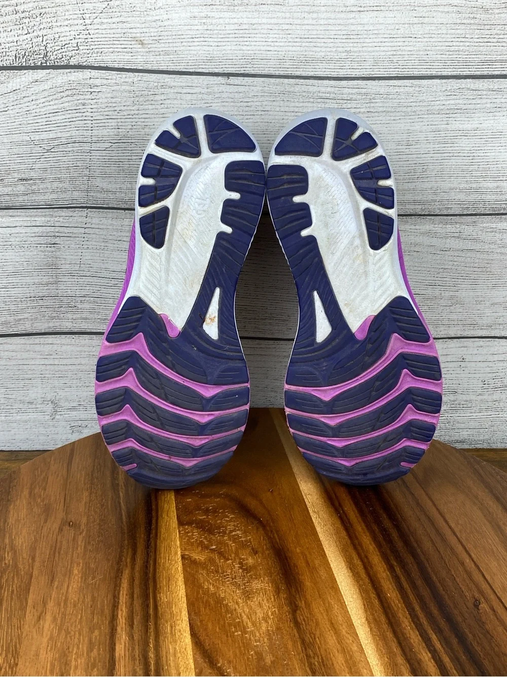 Asics Gel Kayano 29 2E Wide Violet Red Alert Running Shoe 1012B297 Womens Size 8